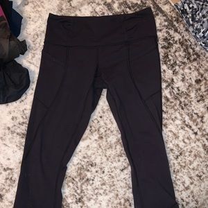 Lululemon black crop leggings